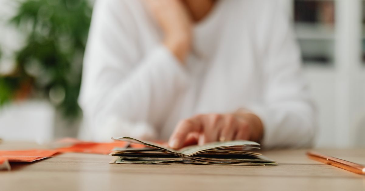 Weekly Meal Planner. Track your grocery spending and discover practical ways to reduce your weekly food bill without sacrificing nutrition
